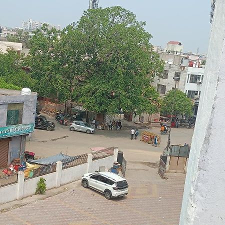 New Gayatri Palace Near Prem Mandir Vrindāvan Zewnętrze zdjęcie
