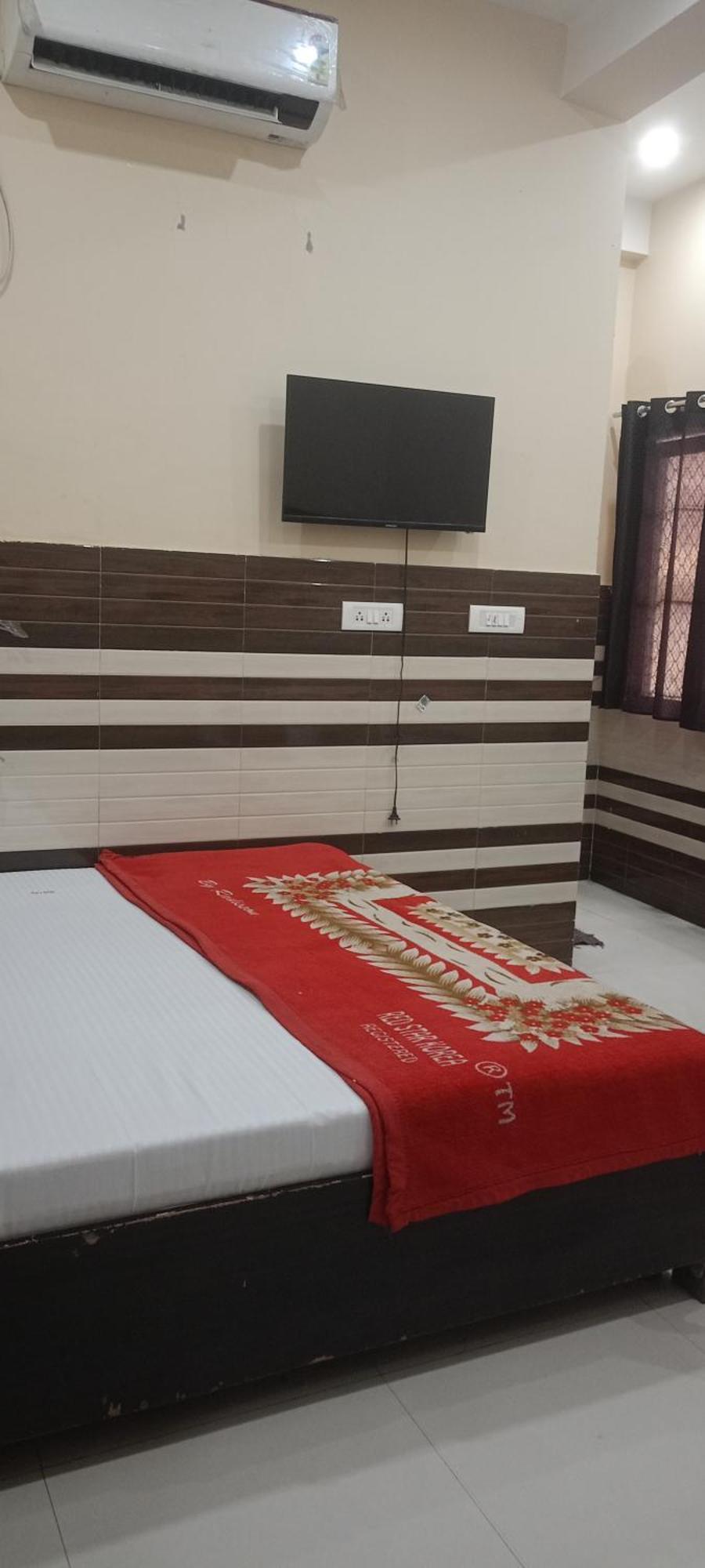 New Gayatri Palace Near Prem Mandir Vrindāvan Zewnętrze zdjęcie