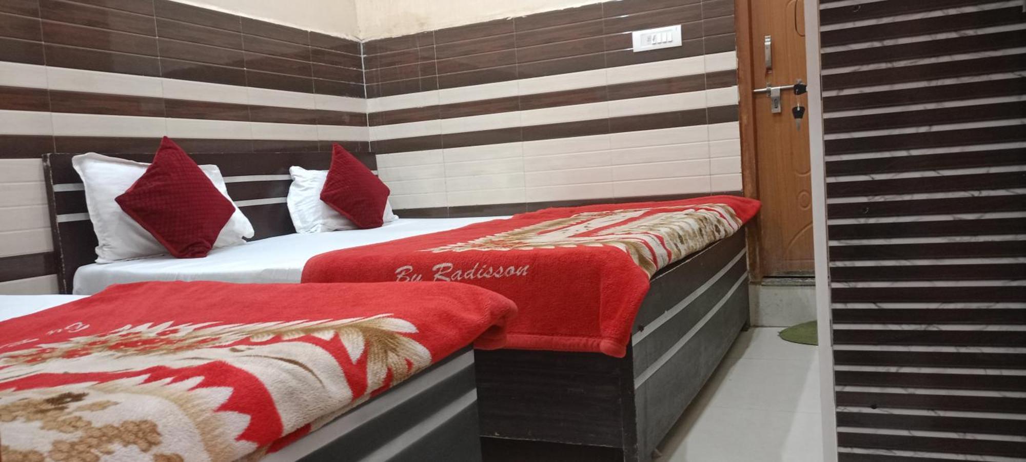 New Gayatri Palace Near Prem Mandir Vrindāvan Zewnętrze zdjęcie